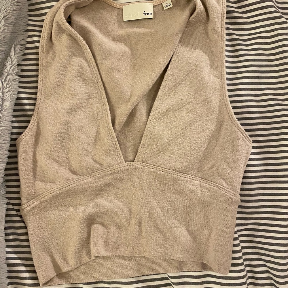 ARITZIA PLUNGE CROP TOP